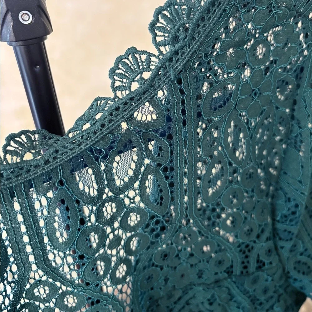 Lulu’s CLOSET CLEANOUT Forest Green Sheer Lace Short Sleeve Mini Dress size S - Picture 6 of 7